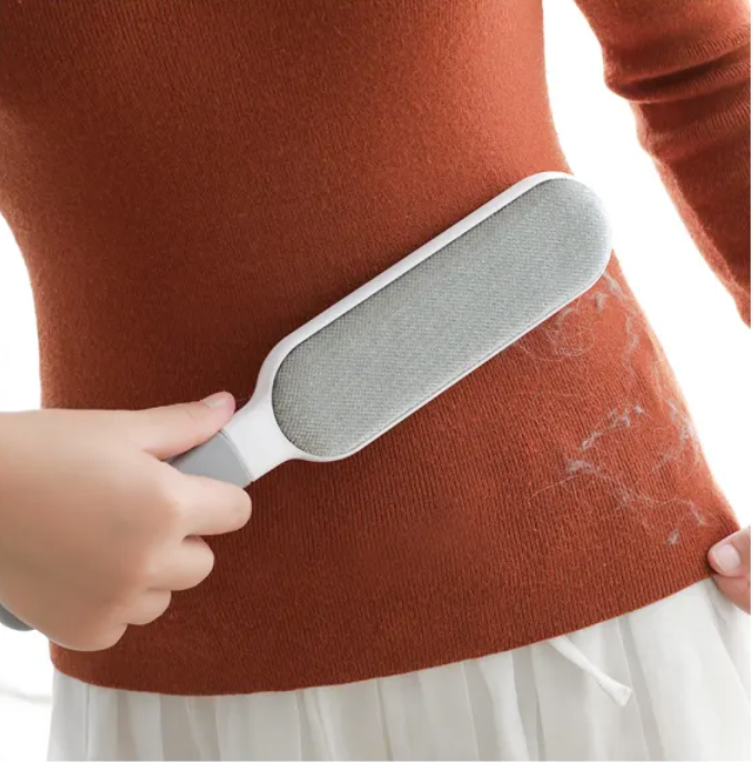 Static Cling Hair Removal Brush - Effortlessly Banish Pet Hair and Lint